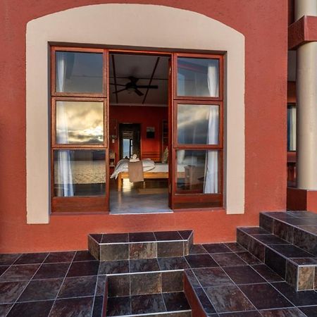 Island Cottage Guesthouse Людериц Экстерьер фото