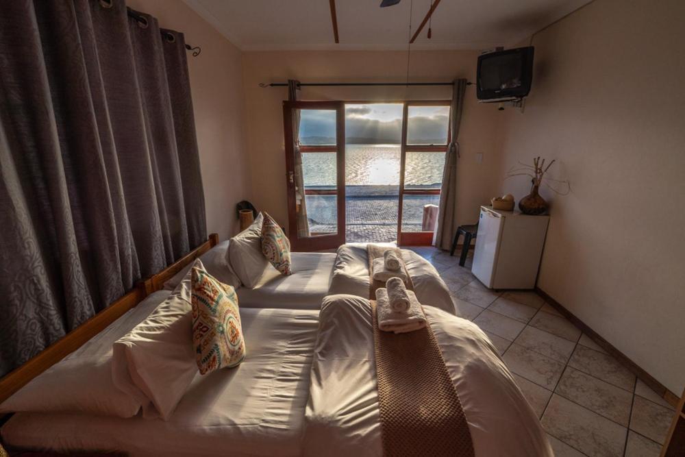 Island Cottage Guesthouse Людериц Экстерьер фото