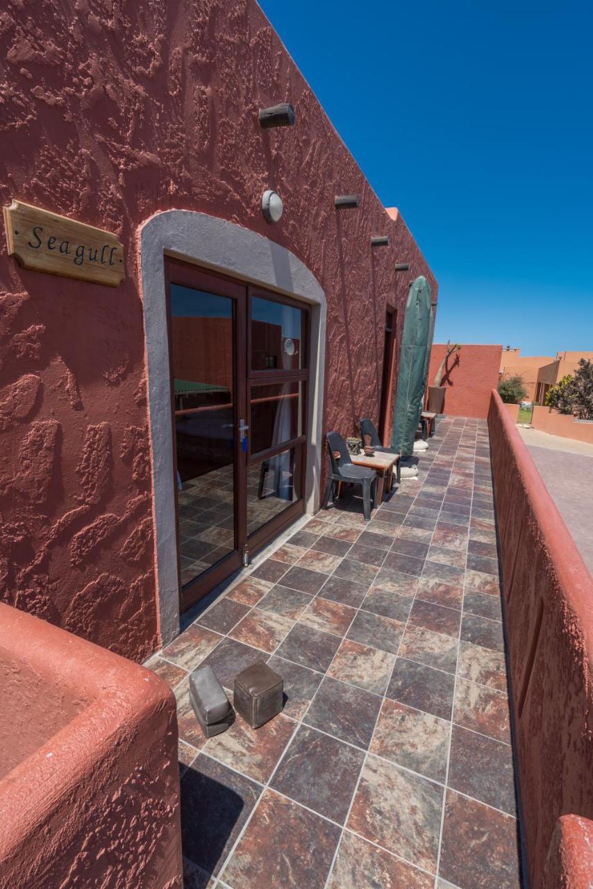 Island Cottage Guesthouse Людериц Экстерьер фото