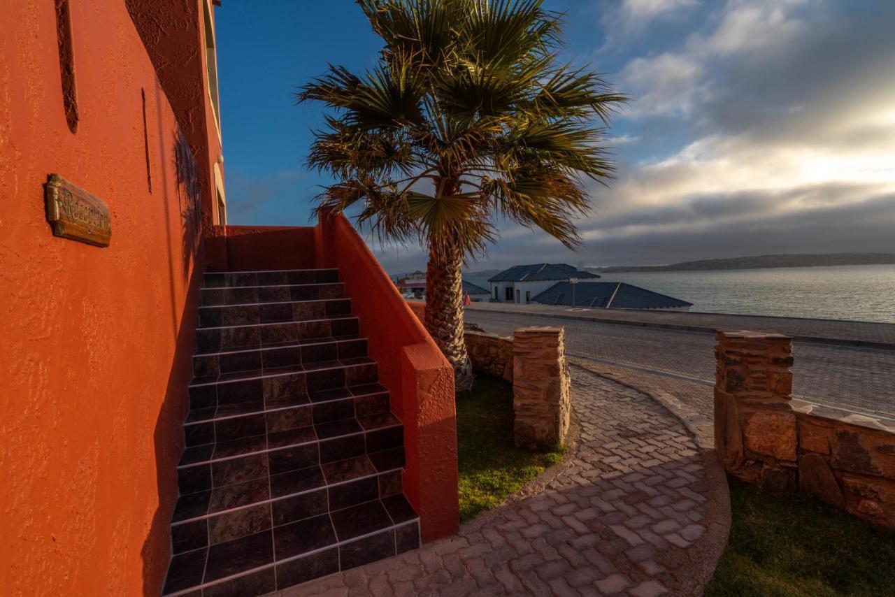 Island Cottage Guesthouse Людериц Экстерьер фото